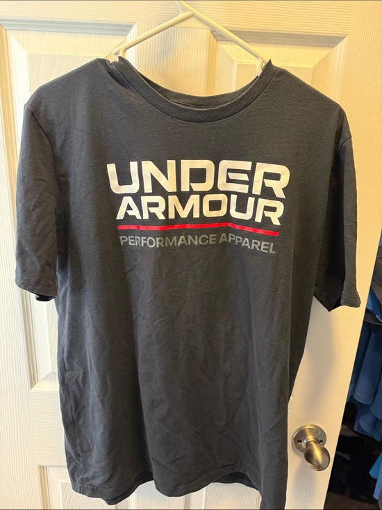 Under Armour Other - Under Armour Black Short Sleeve Logo Performance Tee with Red Accent